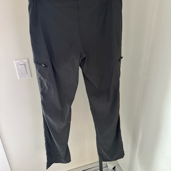 Eddie Bauer Gray Cargo Pants Lightweight Performance - Picture 8 of 9